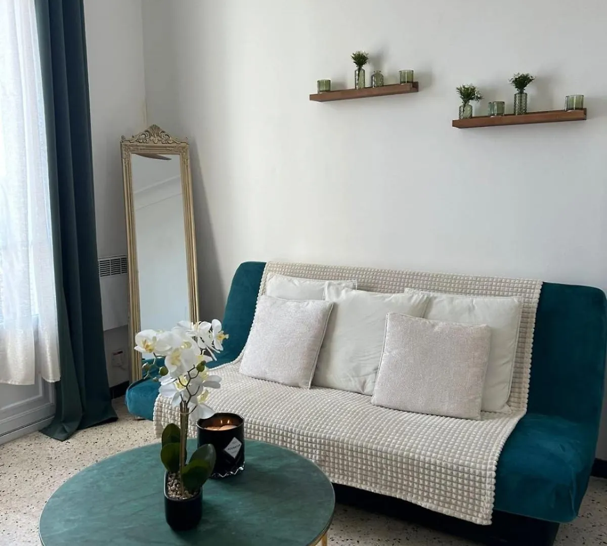 Apartment In The Heart Of Beausoleil France